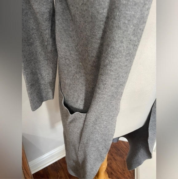 NWT Tahari Viscose Blend Grey Duster Cardigan Sweater Soft Women's Medium M  New - Picture 3 of 9